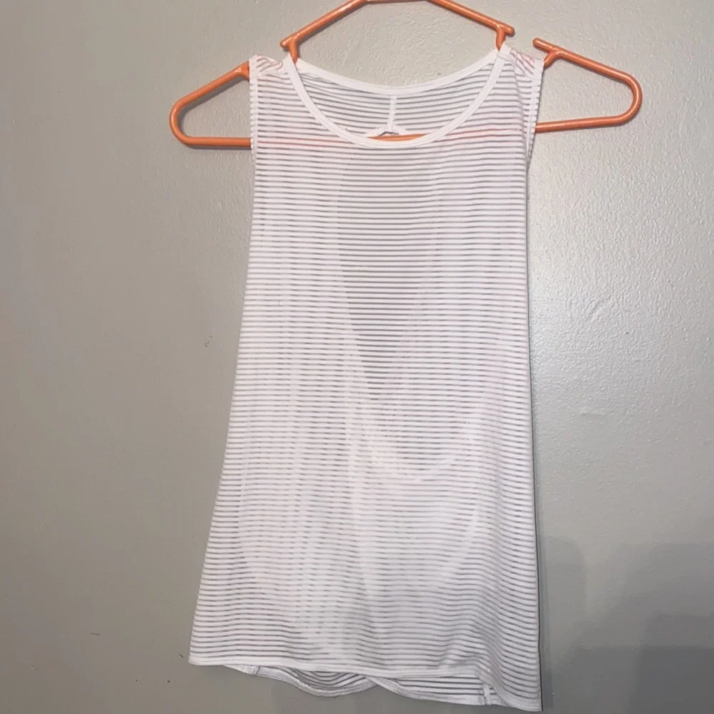 GapFit Shadow Stripe Crossback Tank Top - Picture 4 of 9